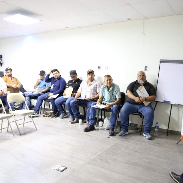 Capacitan a operadores y concesionarios para prevenir acoso en transporte público